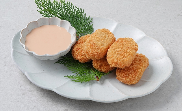 鮭魚可樂餅佐柚子歐羅拉醬(圖)